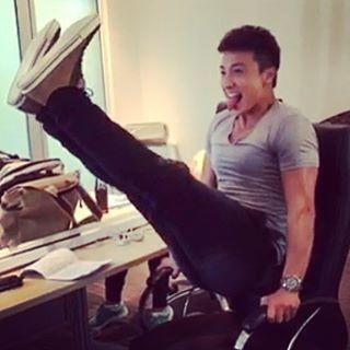 方力申和Stephy分手5个月,化悲愤为力量,变身肌肉男