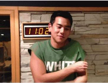 男神彭于晏的素颜是这样?网友直呼:不可能!还我真的彭于晏!