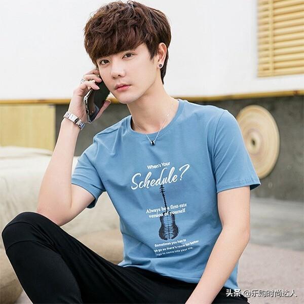 潮男时尚短袖T恤,多彩人生穿出魅力风格