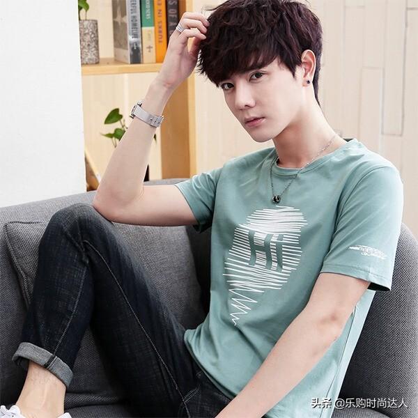 潮男时尚短袖T恤,多彩人生穿出魅力风格