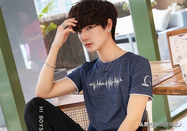 潮男时尚短袖T恤,多彩人生穿出魅力风格