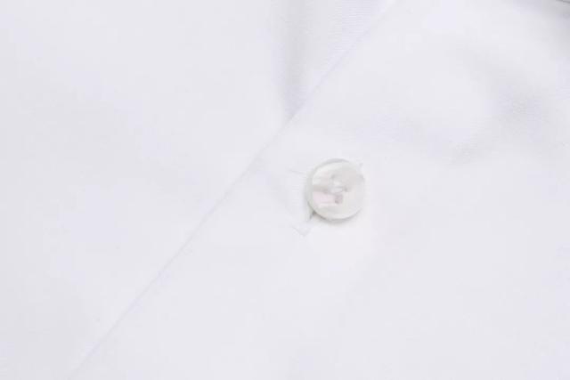 男人二十五岁以后,该学会像女人挑内衣一样挑衬衫!