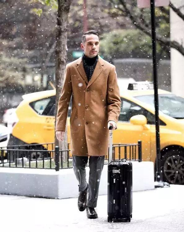 只有真正会穿的人才能把商务装穿出时髦优雅感!