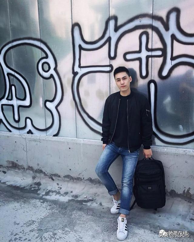 地铁小哥神似“钟汉良”!人畜无害的小肌肉男模清新又舒服!