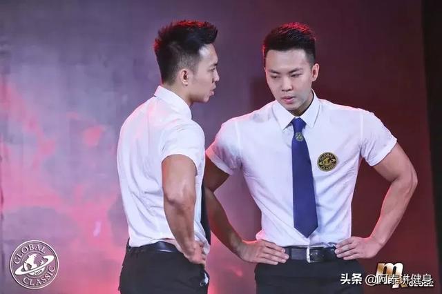 早产儿双胞胎,从瘦竹竿到6块腹肌大胸器,还各自征服了翘臀女友