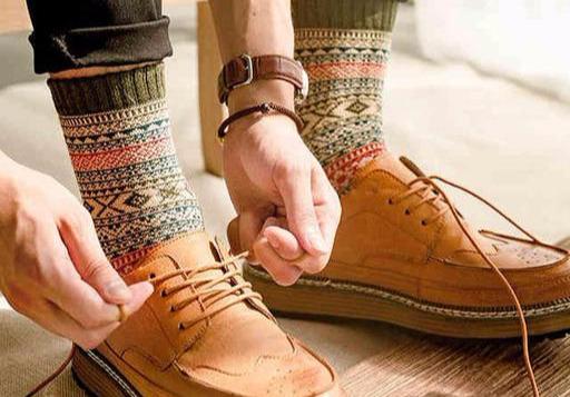 男人袜子的穿搭讲究,是根据裤子而非鞋子搭,你知道吗?
