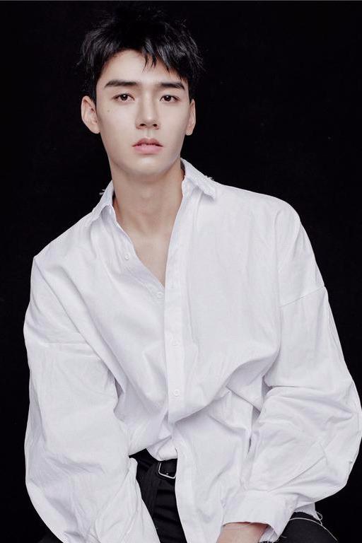 男士时尚:这几款能提升男士格调的单品,你不容错过