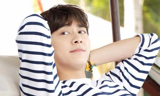 男生皮肤太粗糙,嫌护肤麻烦?学会4点男士洗脸妙招,转身变男神