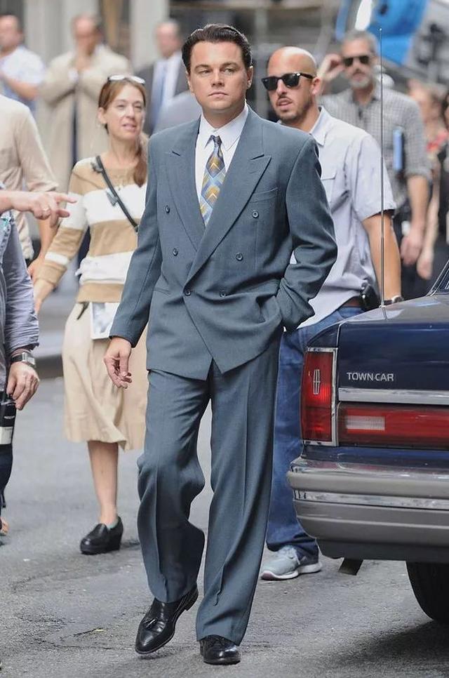 西裤正式场合怎么穿?选对版型是关键!