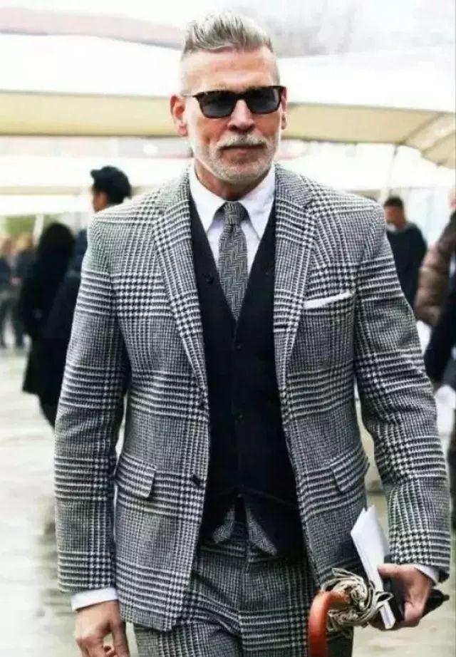 这款格子眼下当红明星都在穿,别说你不认识!