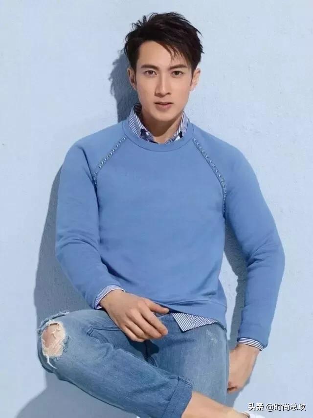 吴尊新造型可真是帅气,穿蓝色卫衣配黑色长裤,一点不像39岁