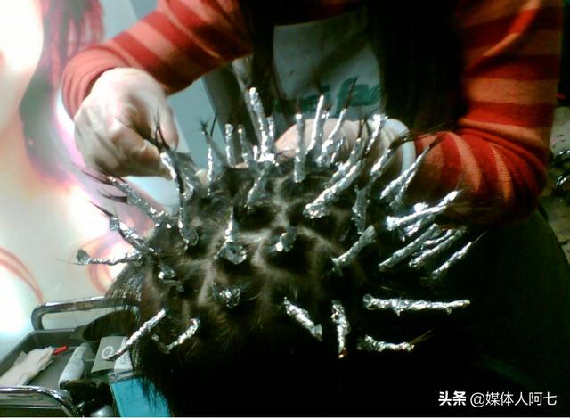 据传这是2019年最火的发型,但胡歌同学忍不了