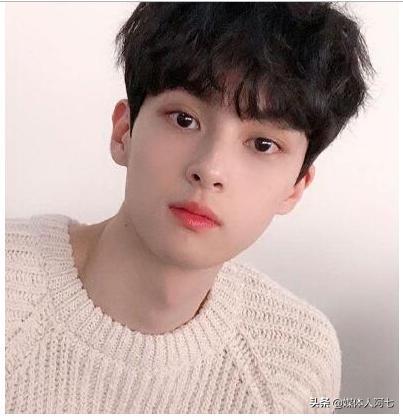 据传这是2019年最火的发型,但胡歌同学忍不了