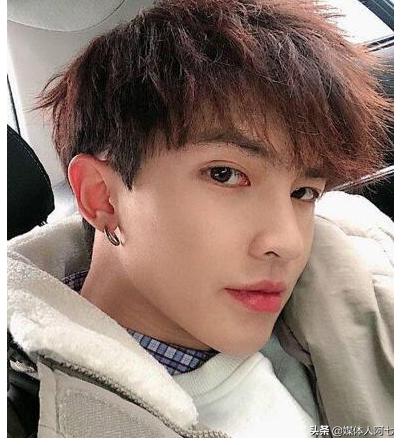 据传这是2019年最火的发型,但胡歌同学忍不了