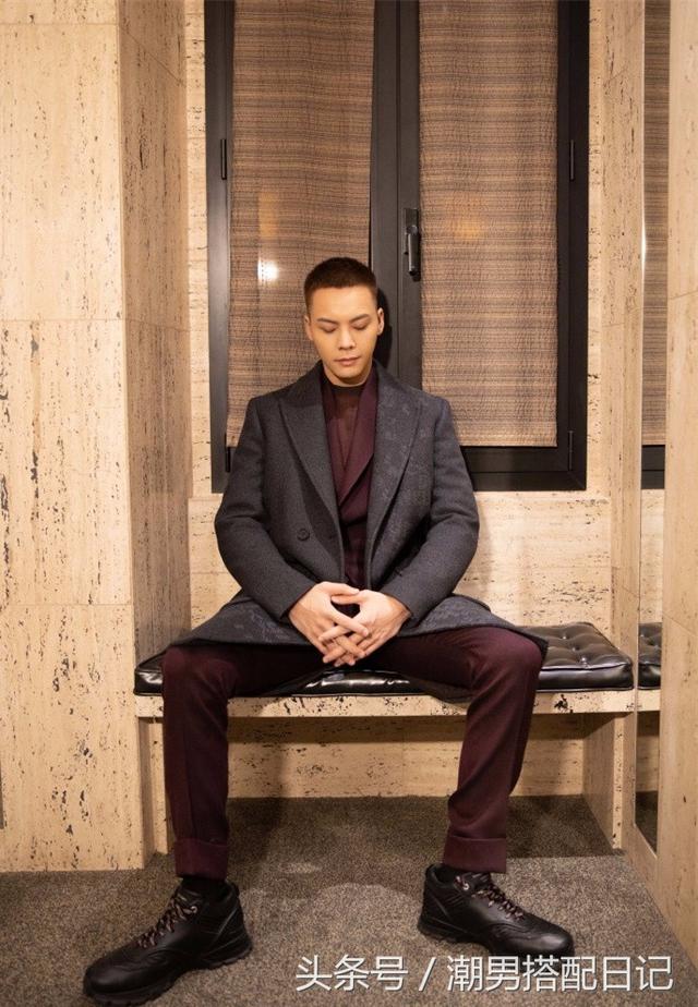 个性独立又可爱的天蝎座,33岁陈伟霆穿搭中透露着自己的独特
