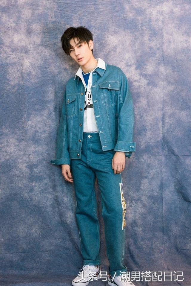 春晚常驻男孩王嘉,穿搭一流,抹不去的少年感