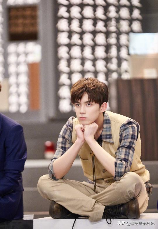 吴磊式教科书级穿搭,带你领略最新时尚潮流趋势