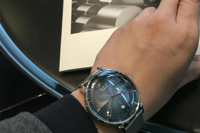 分秒交错,不落俗套的简约腕表就是这么酷!