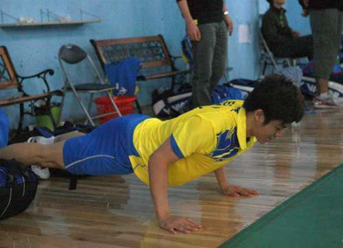 俯卧撑能练出胸肌?4种练习方式送给你,助你变成胸肌男