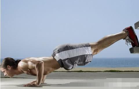 无器械锻炼胸肌,让你在家里也能变型男