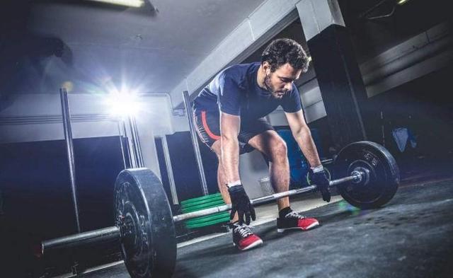 想要练就完美背肌,硬拉真的是你最好的选择吗