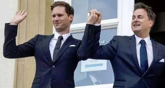 台湾同性婚姻登记第1天:厮守男友25年,蔡康永终于不再孤军奋战