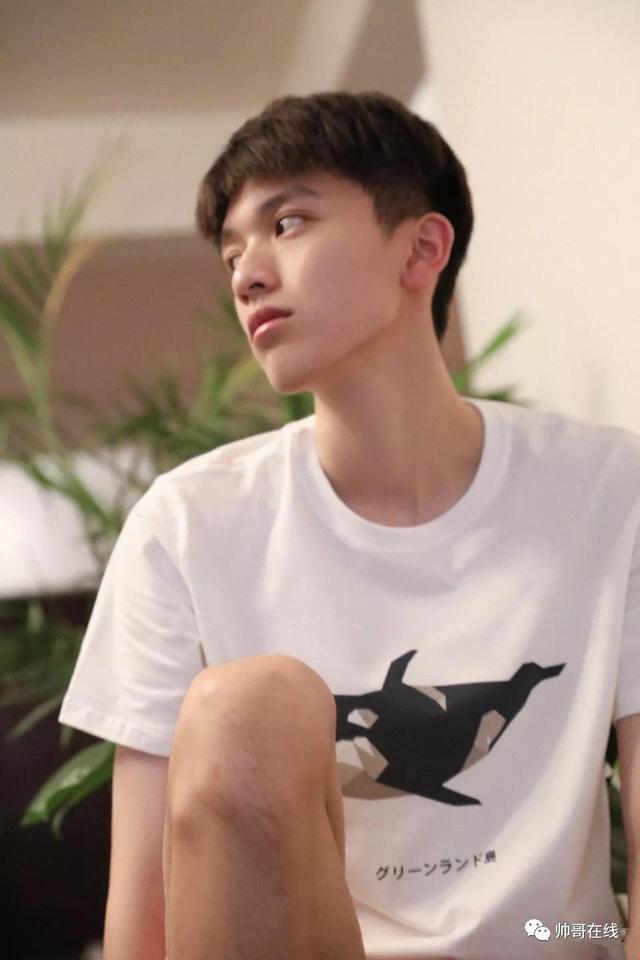 盘一盘青春的偶像,独具一格的校草——赵某某!