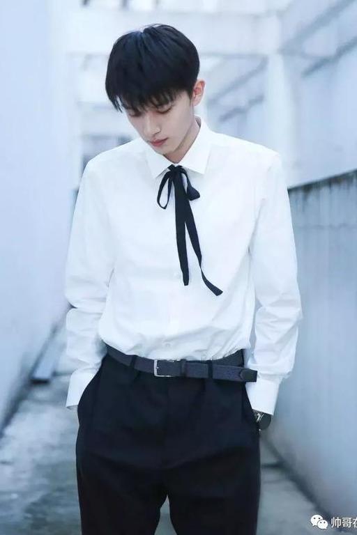 盘一盘青春的偶像,独具一格的校草——赵某某!