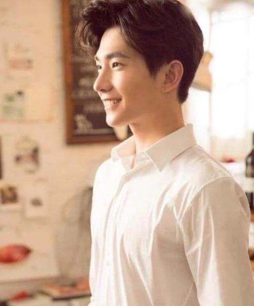 四大男明星型男穿衬衣,差距一目了然,他门竟然,穿的这么好看!