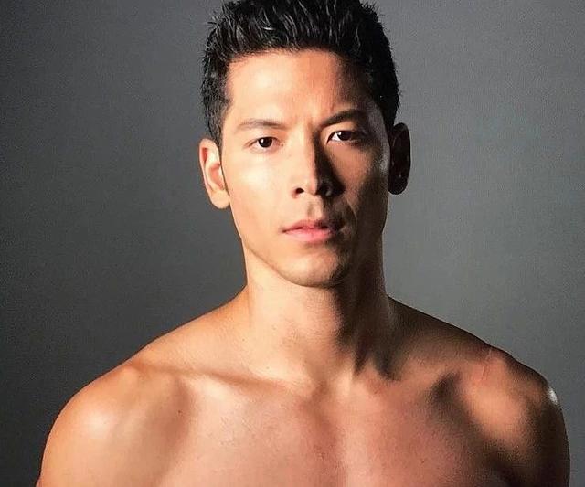 男模被批修图过猛?真相是那里歪了