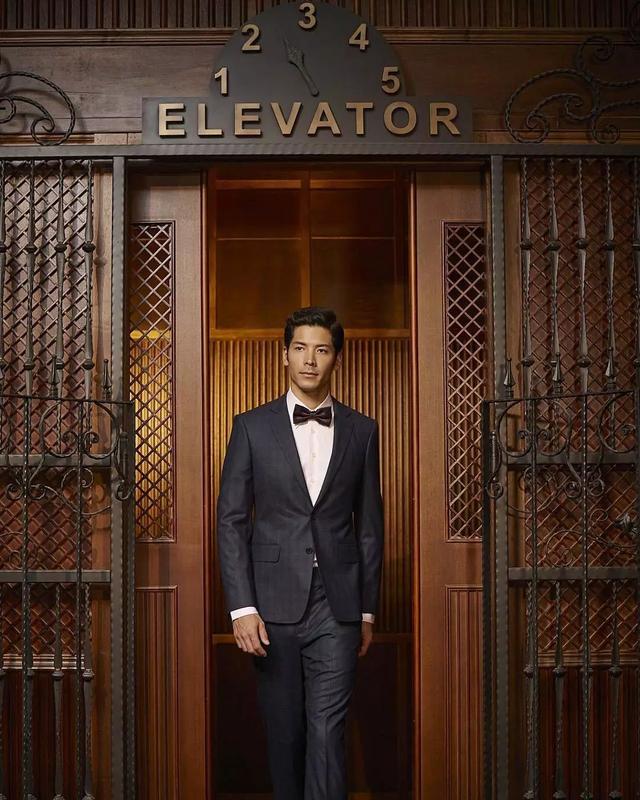 男模被批修图过猛?真相是那里歪了