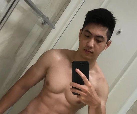 男模被批修图过猛?真相是那里歪了