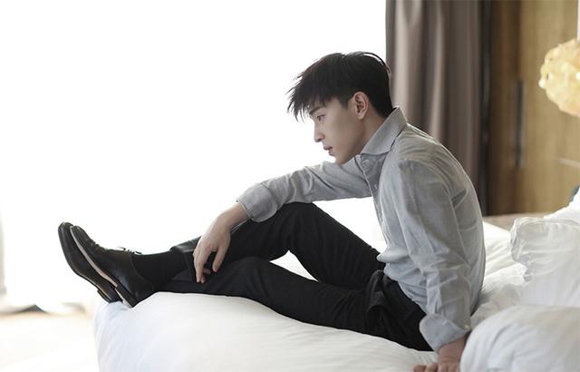 连睡衣都能穿出男神范儿,邓伦的穿搭我服了!