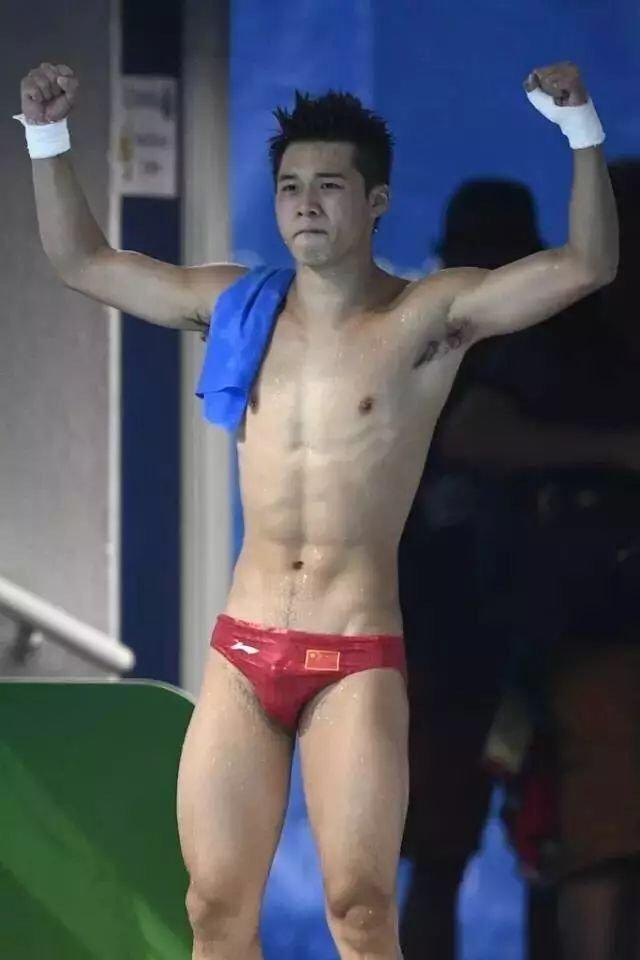 陈艾森:冠军来得并不容易,台上一分钟,台下十年功