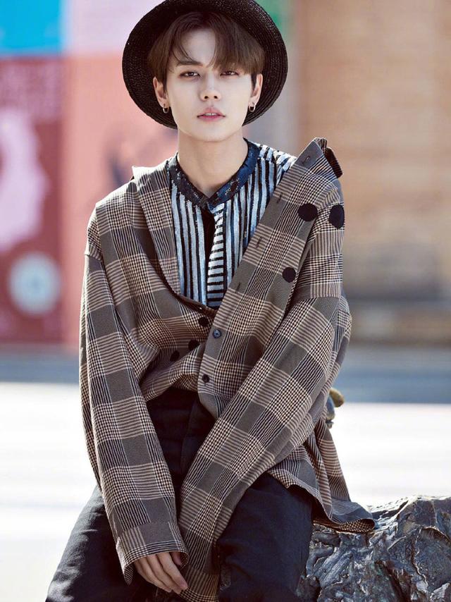 林彦俊全新大片来袭,7套造型齐上线,制霸秒变时髦精!