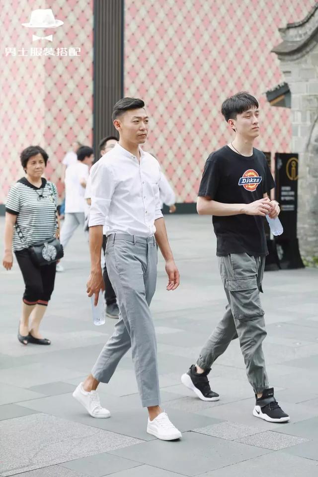 如何将基础款的衬衫穿出高级感?