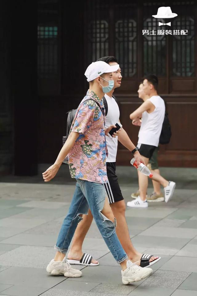 如何将基础款的衬衫穿出高级感?