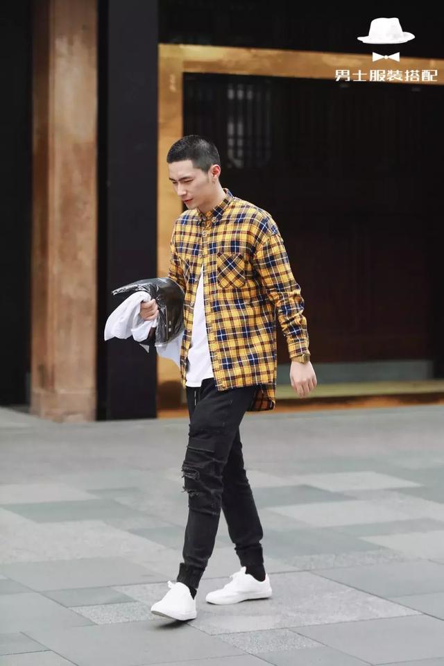 如何将基础款的衬衫穿出高级感?