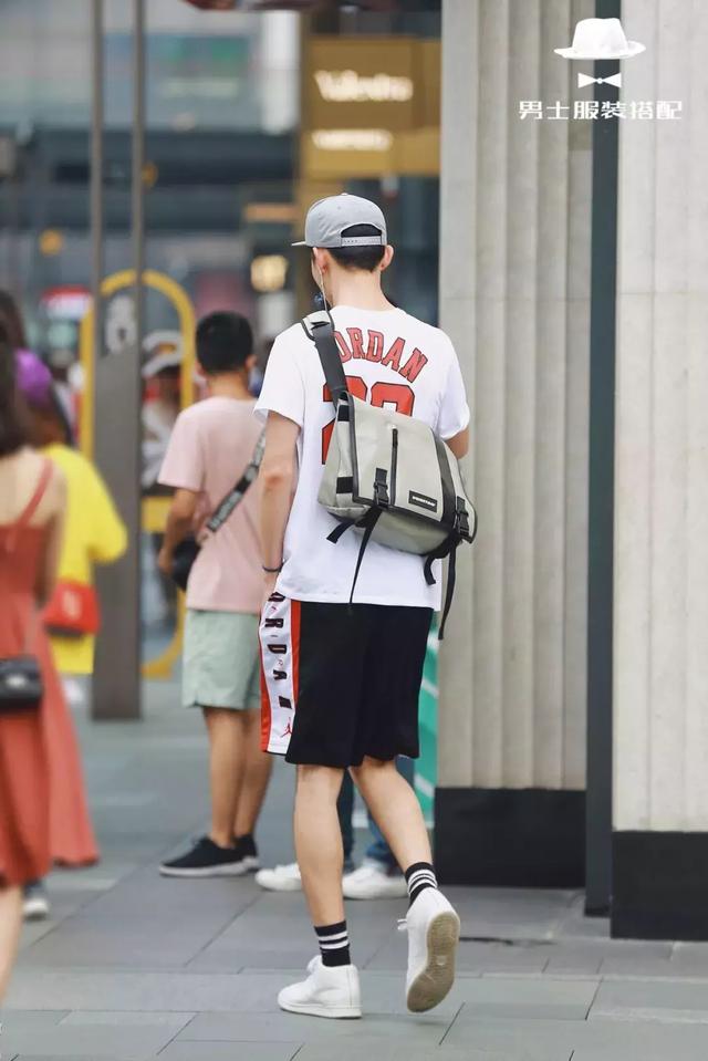 “养眼”的街拍着装,到底应该怎么穿?