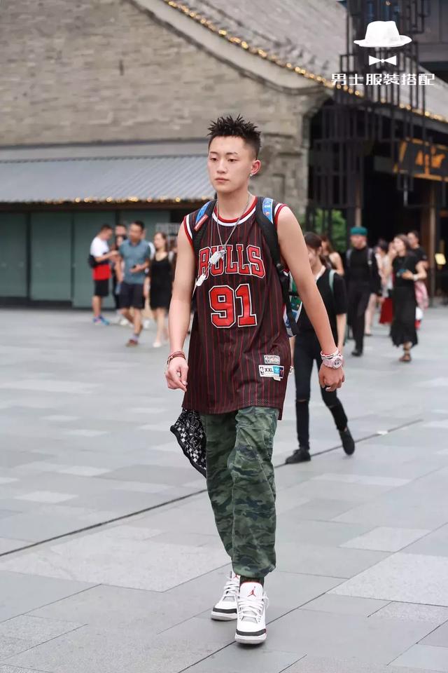 会穿「迷彩」的男人,每天都绯闻不断!