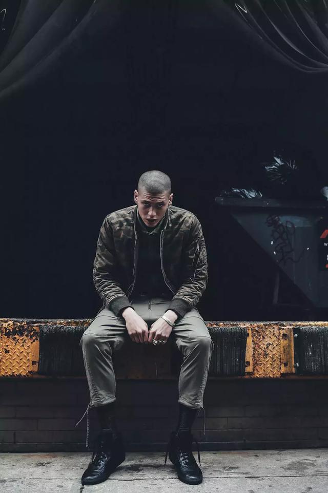 会穿「迷彩」的男人,每天都绯闻不断!