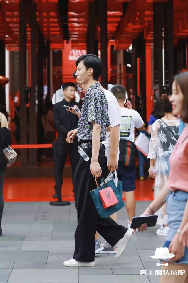 短袖衬衫很土味?那是你还没穿对!