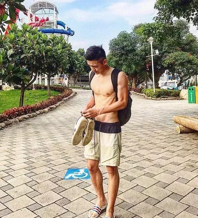 台大体育生校草,满屏荷尔蒙公狗腰吸睛撩粉