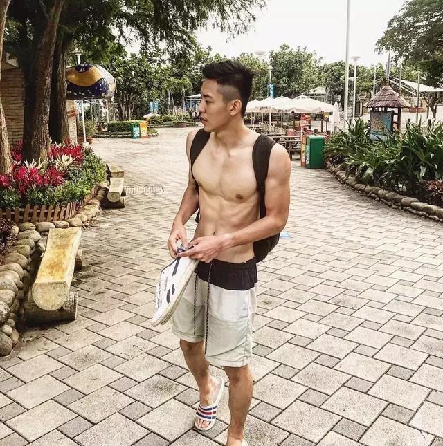 台大体育生校草,满屏荷尔蒙公狗腰吸睛撩粉