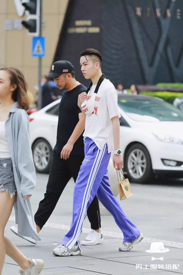 为什么时尚达人今年都喜欢穿这条裤子?