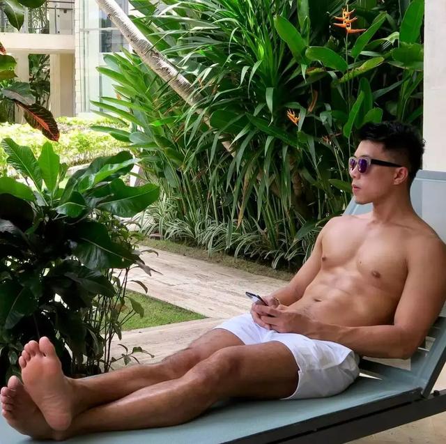 又一台湾小鲜肉走红,因为这张爆图!