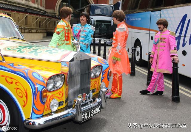 男人穿花衬衫忒骚?5种搭配让你变型男代表