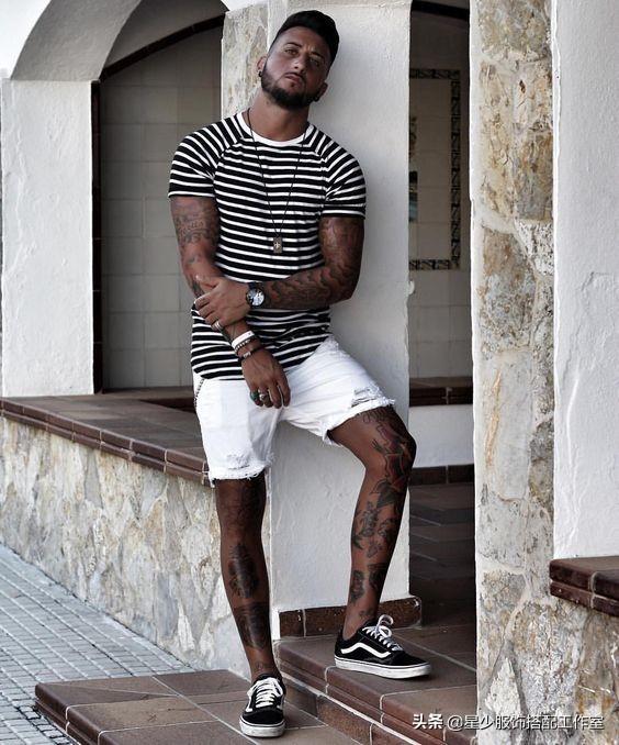 男人穿T恤,夏天无惊喜?条纹变海魂,六种搭配更显男人味