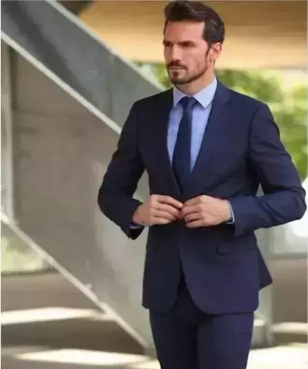 摆脱西装的沉闷感,怎么才能穿得更年轻?