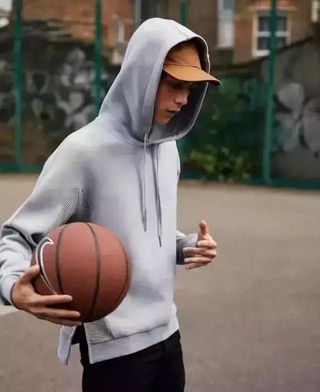 能把卫衣穿好的男人,才是真正懂穿衣的男神!